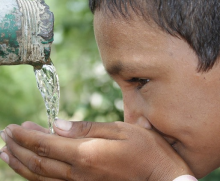 Clean drinking water (Photo: Barefoot Photographers/flickr)