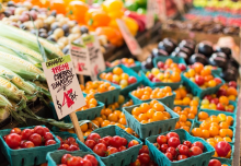 Organic products at the market (Photo: CC0)