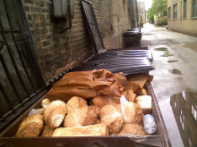 Food waste (Photo: merrick brown/Flickr.com (CC BY-NC-SA 2.0, bit.ly/Mbrown)