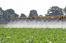Glyphosate on EU fields (Photo: Chafer Machinery/Flickr.com)